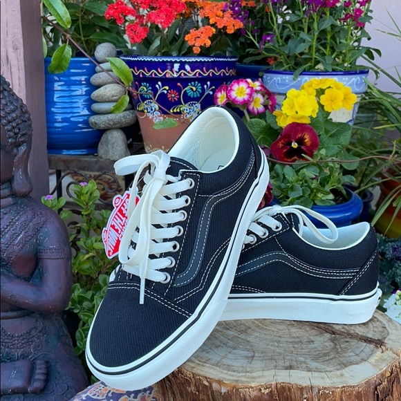 NIB Black Old Skool Vans Sz 8 - Picture 13 of 16